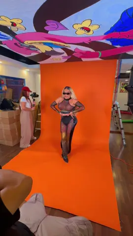 A post by @soywendyguevaraoficial on TikTok caption: #fotos❤️ #cdmx #paratii #wendyguevara 