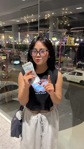 A post by @chech.zy on TikTok caption: Joining the challenge គេម្តងមើល !!  @L’Arc🏹✨ 