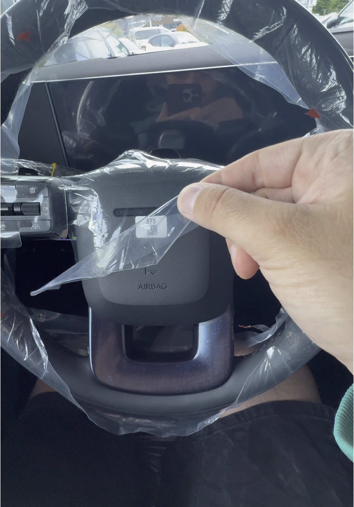 A post by @fmdaniel on TikTok caption: Ohh ist das satisfying 👀😍 wollte das schon immer machen.. ##foryou##fyp##viral##newcar