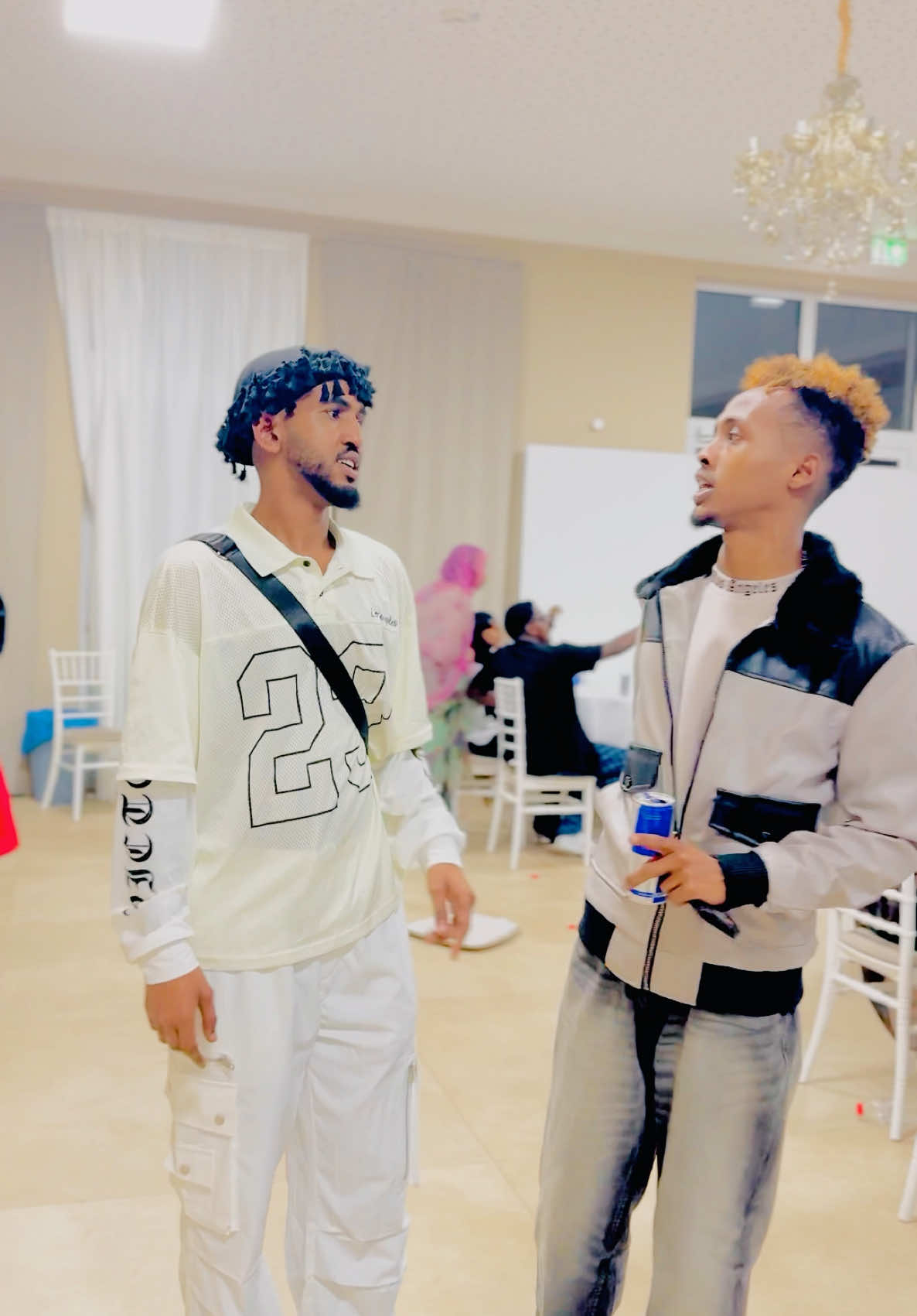 A post by @taaxo_jr on TikTok caption: My lil bro Welcome to Germany @Suldaan Faaid ✪ #lassmachen #taaxo #fyp #fypシ゚viral 
