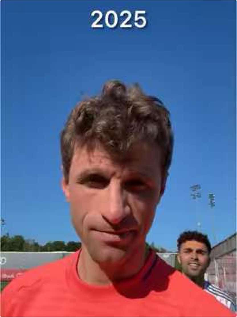 A post by @esmuellert on TikTok caption: @YZ makes me older. Oh no! 👴👍🏼🤣 #esmuellert #youneszarou 