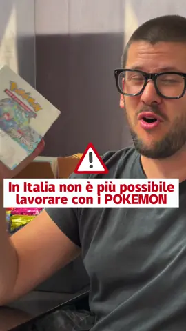 A post by @granmaestro_sowe on TikTok caption: Ci ho rimesso circa 2000€ da gennaio con la prevendita di prodotti pokemon in lingua italiana.  Lo avete sentito da qualche parte? No? Infatti non era marketing. Io sono un vero collezionista da quando posso permettermelo, delle carte importanti dal 2018 a questa parte non ho mai venduto nulla. Io sono un vero negoziante, ci tenevo a vendere a listino. Non è più possibile senza rimetterci. Ci tengo a fare tutto in regola,  #pokemon #collezionismo #pokemontcg #dietrolequinte #pokemonitalia 