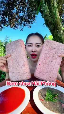 A post by @vietphuongthoa98 on TikTok caption: Nem chua Hải Phòng lạ zậy ta 😅 