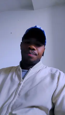 A post by @yb223diakite on TikTok caption: #duo #tiktokmali🇲🇱223 ##amigos 