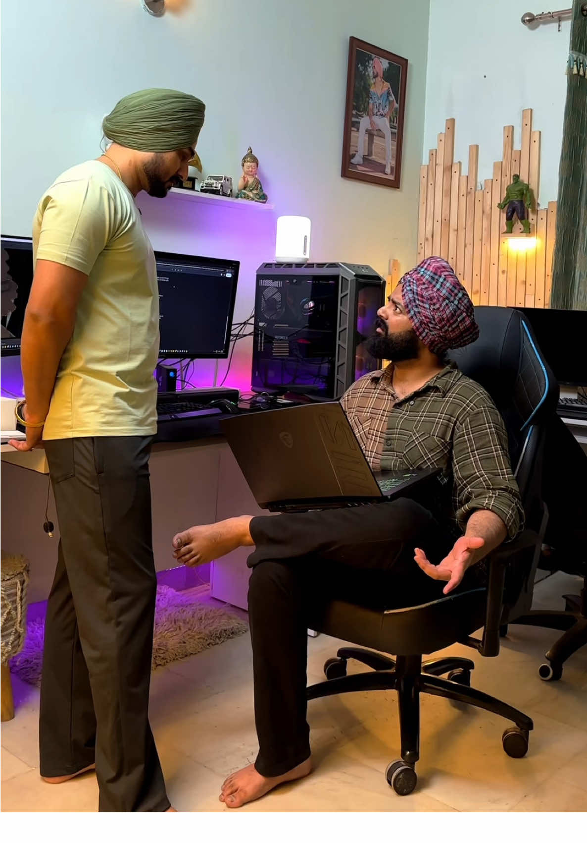 A post by @jbjhanceboyz on TikTok caption: Wait For End 😂 #jbjhanceboyz #comedy #funny #tiktokindia #canada #featureme #jbjhanceboyzvines #love #smile #viral #akhirtu 