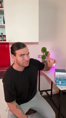 A post by @esportpalace on TikTok caption: Un must! Fa atmosfera, costa poco! Merita! #tiktokshopitalia 