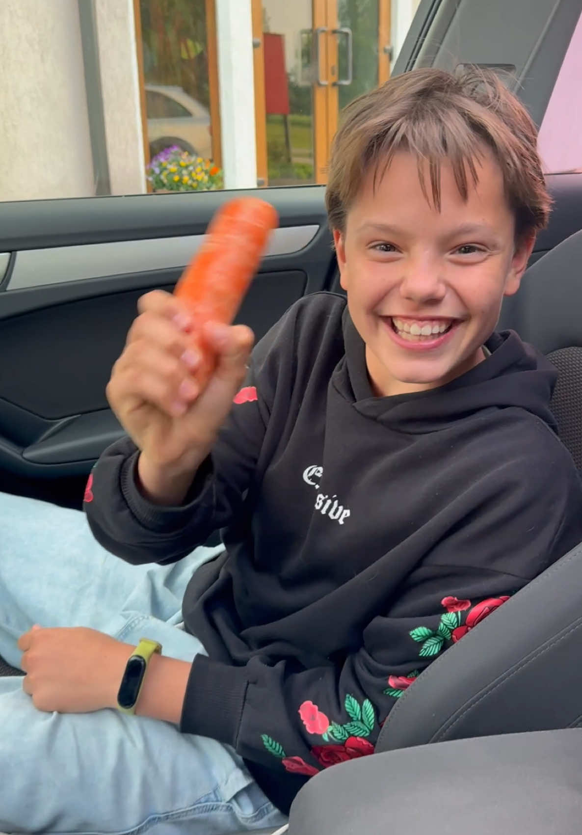 A post by @dednahype on TikTok