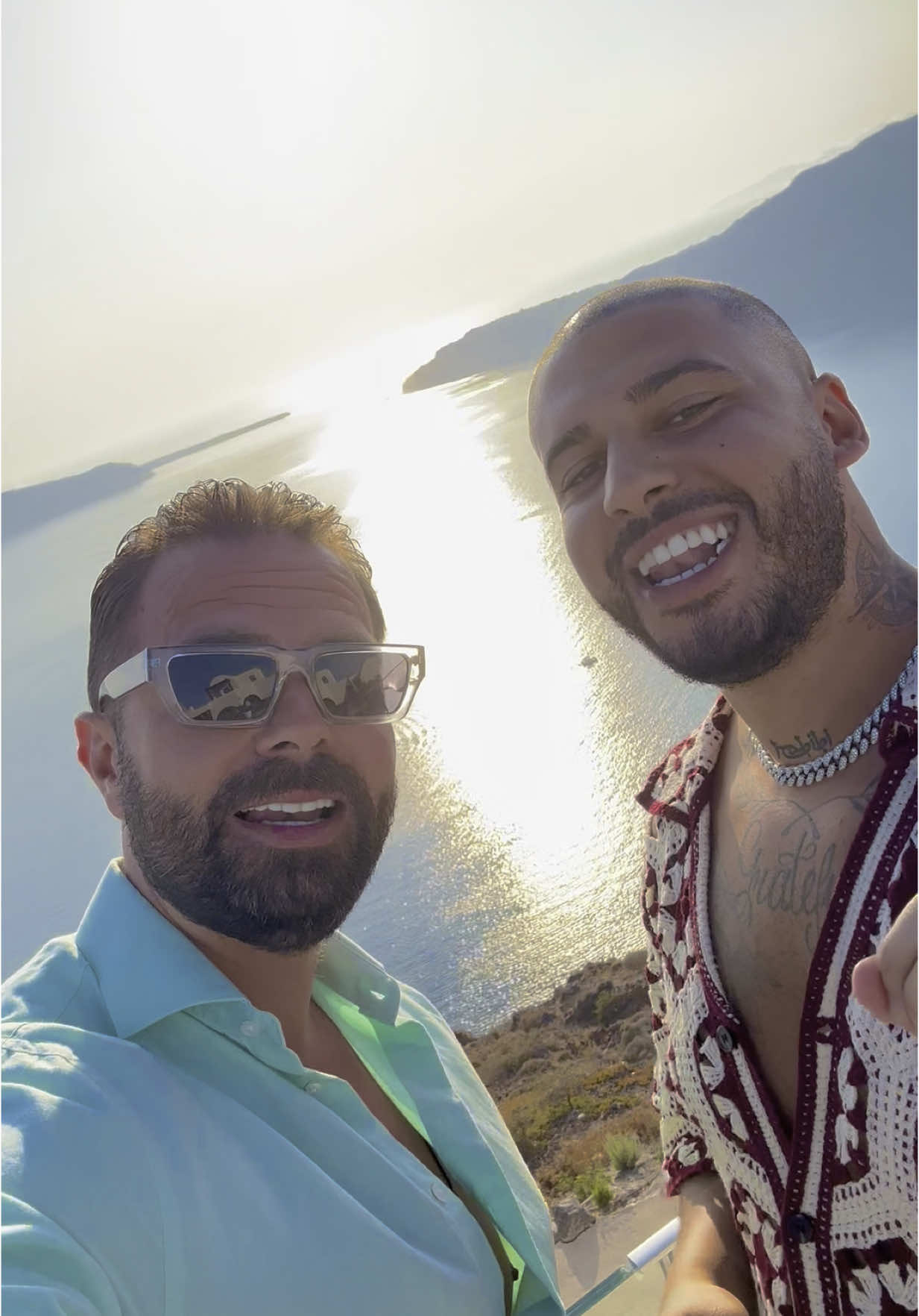 A post by @andreashabibiofficial on TikTok caption: Alitis in Santorini! Me ton aderfo @Ηλίας Βρεττός #alitis #iliasvrettos 