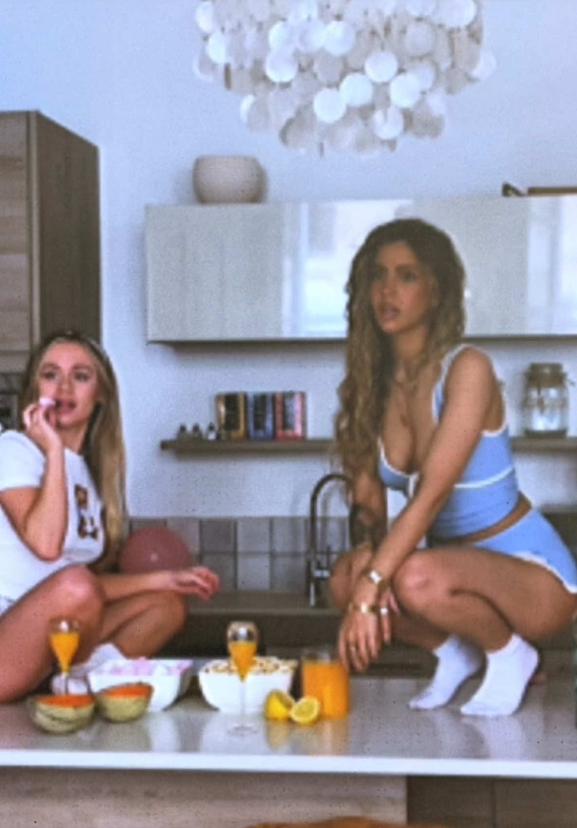 A post by @didivalls on TikTok caption: To cute to care with @Cider Un projet cute arrive 🌸  Stay tuned 🤍 #collaborationcommerciale 