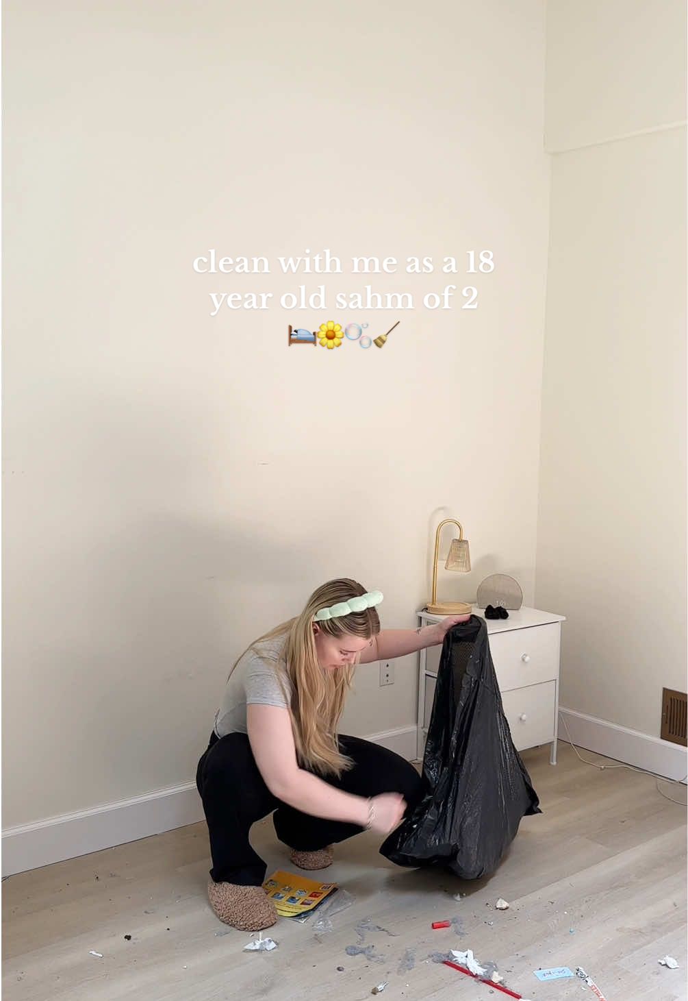 A post by @brookexaloura on TikTok caption: Honestly I thought it would be worse 😂 #momsoftiktok #teenpregnancy #momlife #sahm #mom #sahmlife #clean #cleaning #bed #cleanwithme 