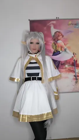 A post by @sakurakazecos on TikTok caption: #frierenbeyondjourneysend #frieren #frierenanime #frierencosplay #frierenbeyondjourneysendcosplay #cosplay #cosplaygirl 