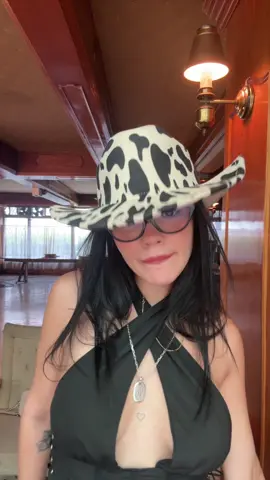 A post by @marianamiamorch on TikTok caption: VakeritAah:$