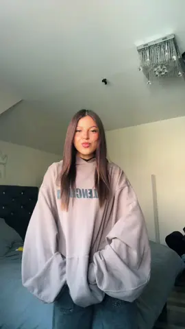 A post by @ignaciaa_antonia on TikTok caption: Domingo con D de…