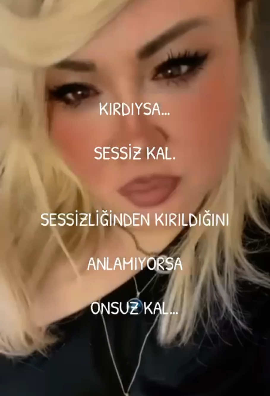 A post by @108uzra on TikTok caption: 🔐 #15 #05 #ahım #olsun #sende #benim #gibi #yan #aşk #aşkım #😉 #izmir 