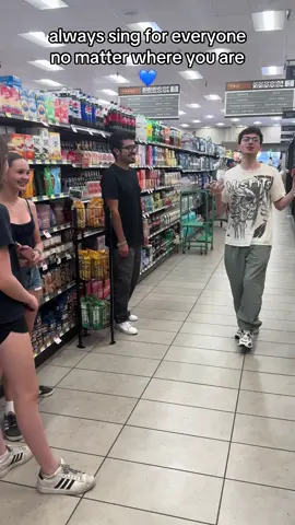 A post by @harrylovespandas on TikTok caption: #singing #gracieabrams 