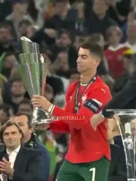A post by @7_footskills on TikTok caption: The dreams come true 😭🇵🇹🐐 #cristianoronaldo #ronaldo #manchesterunited #cr7 #fyp 
