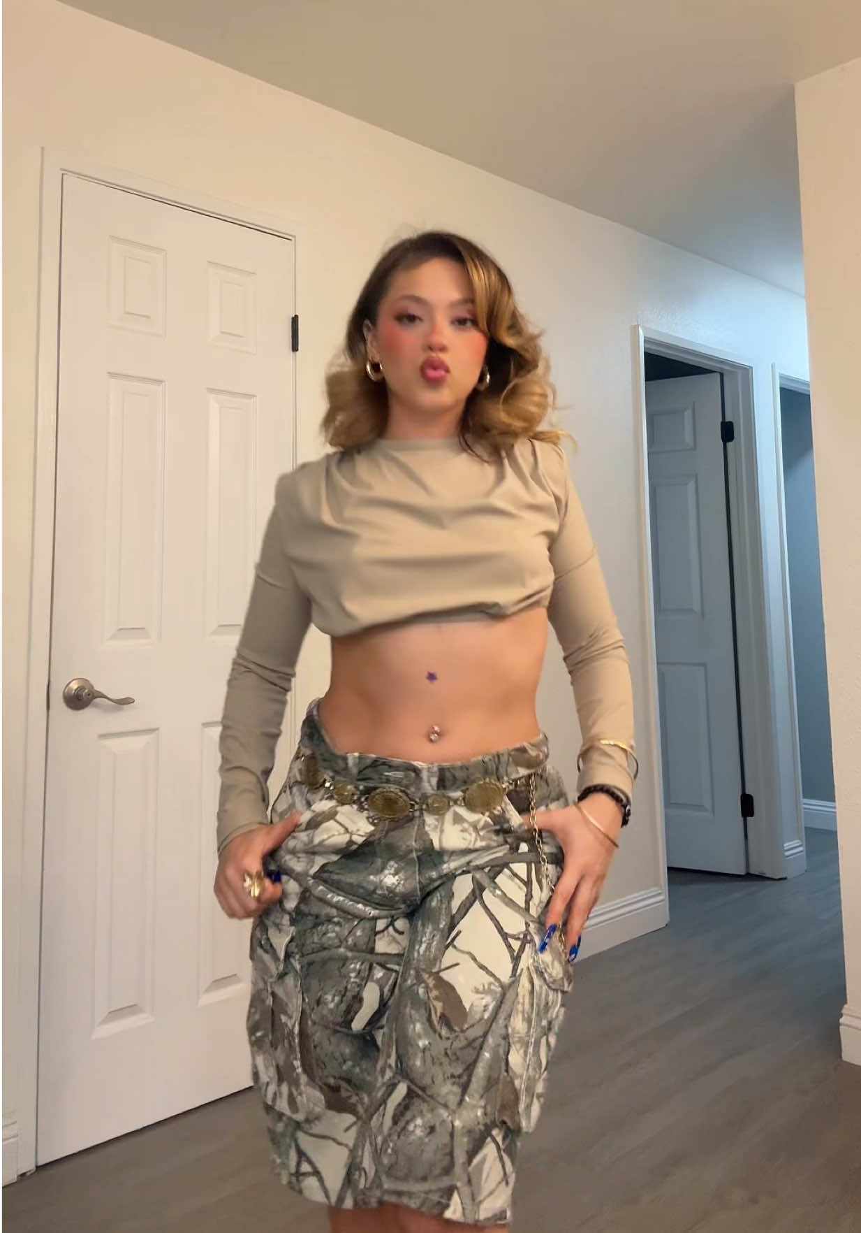 A post by @kittyyazminn on TikTok caption: #fypシ #fitcheck 
