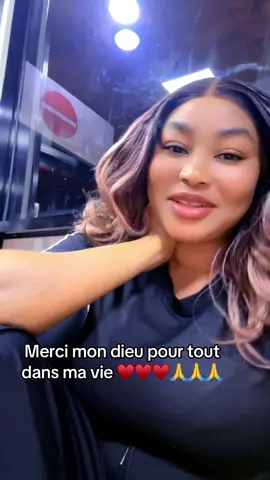 A post by @chachabeaute0 on TikTok caption: #videoviral #vi #ticktock #beranda 