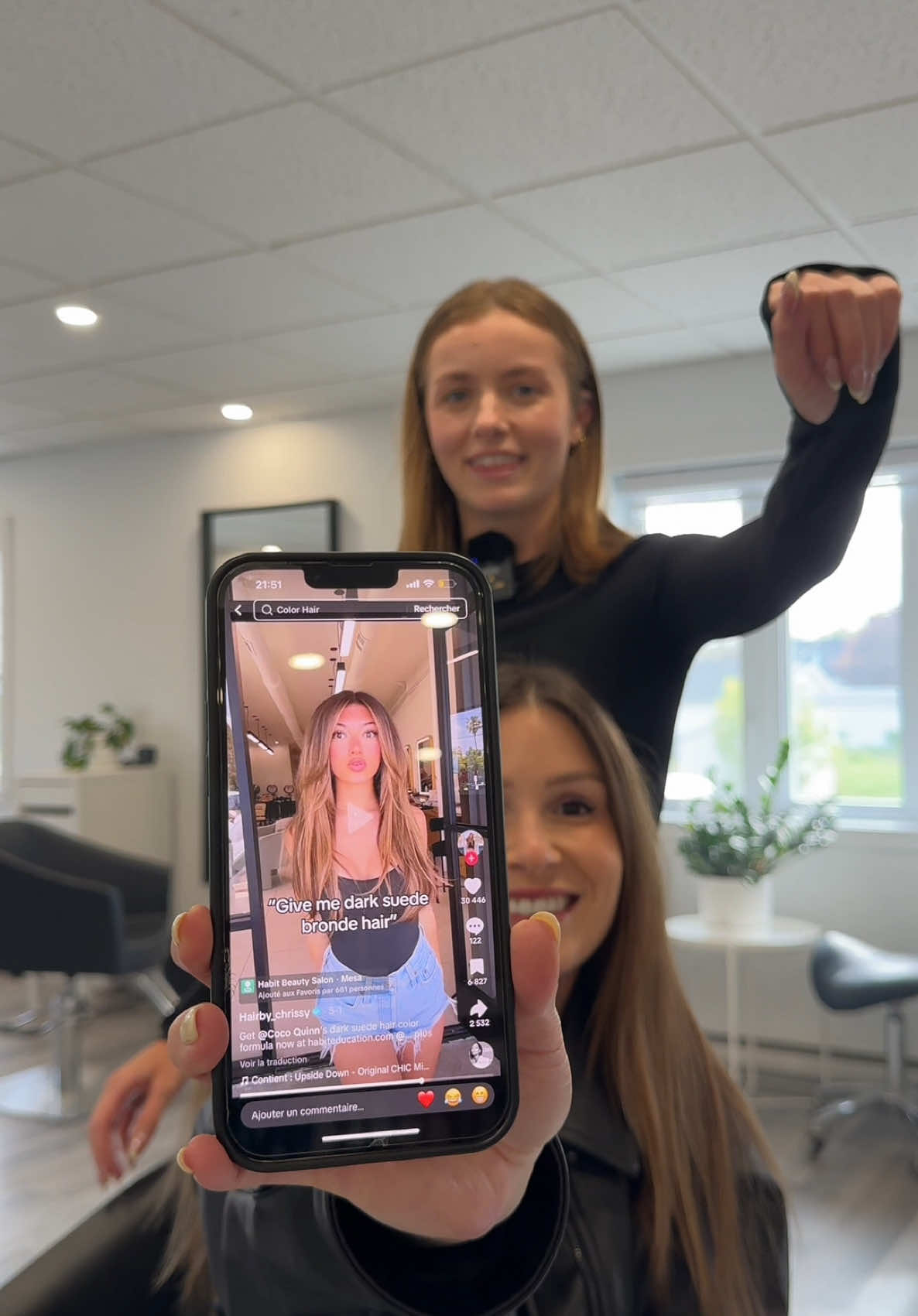A post by @kikimlanglois on TikTok caption: ✨Personne n’est parfait, même après des années de métier. Ce qui compte, c’est l’écoute, l’honnêteté et le service après. Voilà pourquoi une bonne consultation est essentielle ! prendre le temps d’écouter chaque détail fait toute la différence pour livrer un résultat à la hauteur des attentes. Merci à mes clientes pour leur confiance 💇🏼‍♀️💕 #hair #blonde #balayage #brunette #hairtutorial #hairtok 