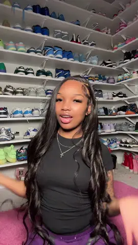 A post by @armaniyoungg on TikTok caption: ….. now all of sudden Amber quiet @YeahItsAmberr 🧡 #shoebattle #fyp #armaniyounggg 