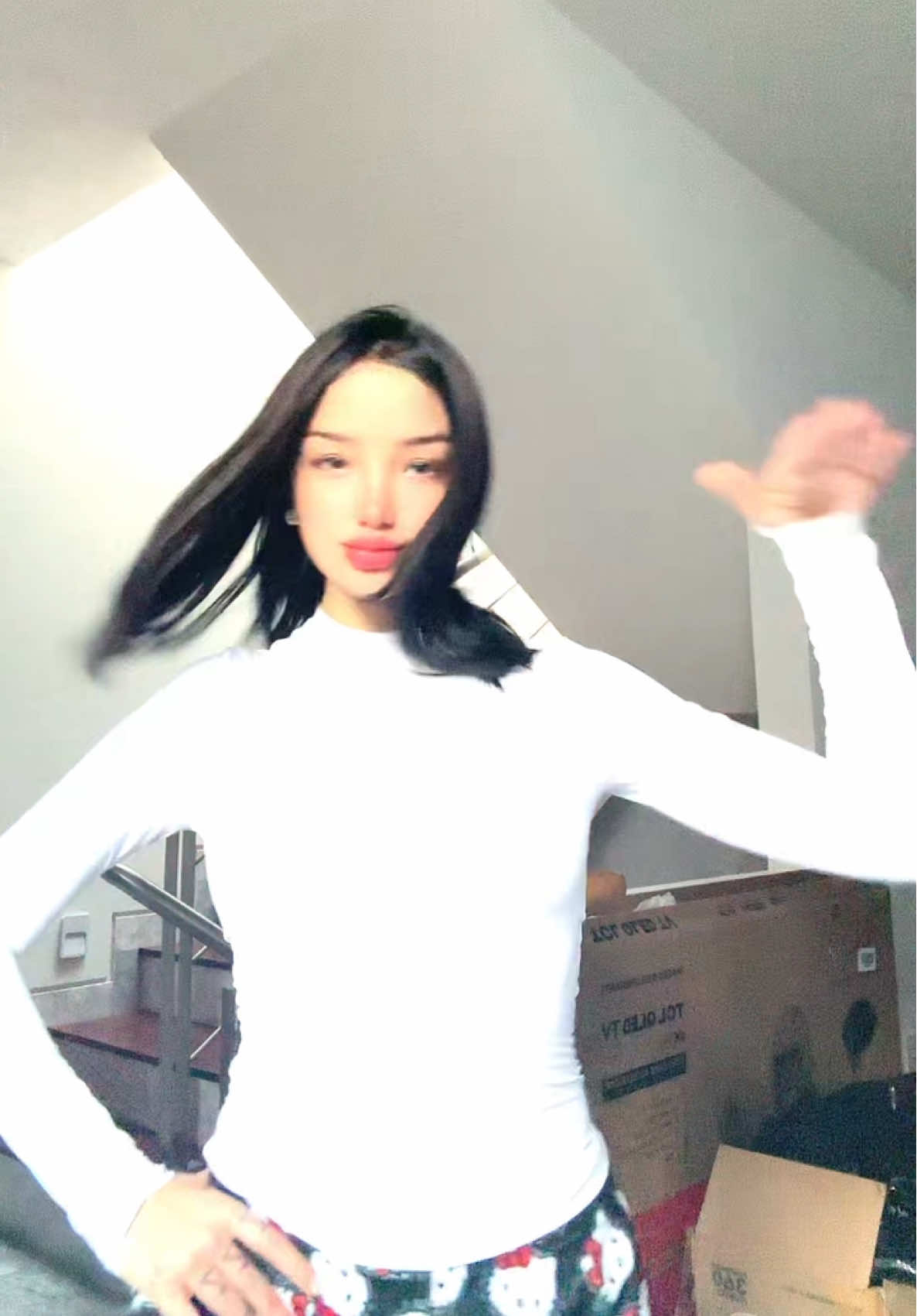 A post by @.marianay on TikTok caption: Me prendí bbs🤣💃🏻#fypシ゚ 