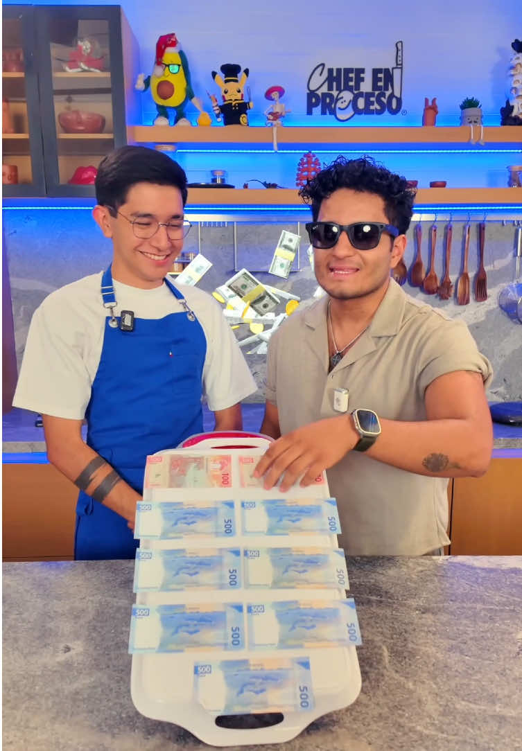 A post by @islasvlogs_ on TikTok caption: Contesta correctamente… ¡Y GANA! 👨‍🍳😎 con @Chef en proceso 