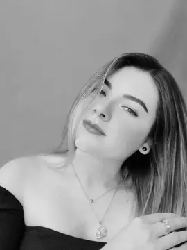 A post by @yadylopez881 on TikTok caption: #camaralenta 