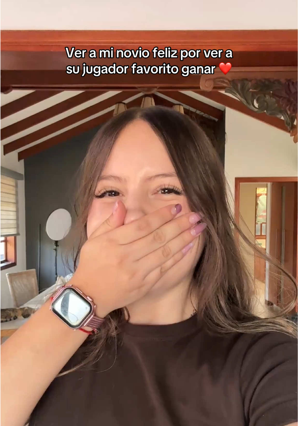 A post by @daniela_giraldo1 on TikTok caption: Mi novio lo quiere más a él que a mí JAJAJ 🥹❤️ son fans de Cristiano? #giraldos #fyp 