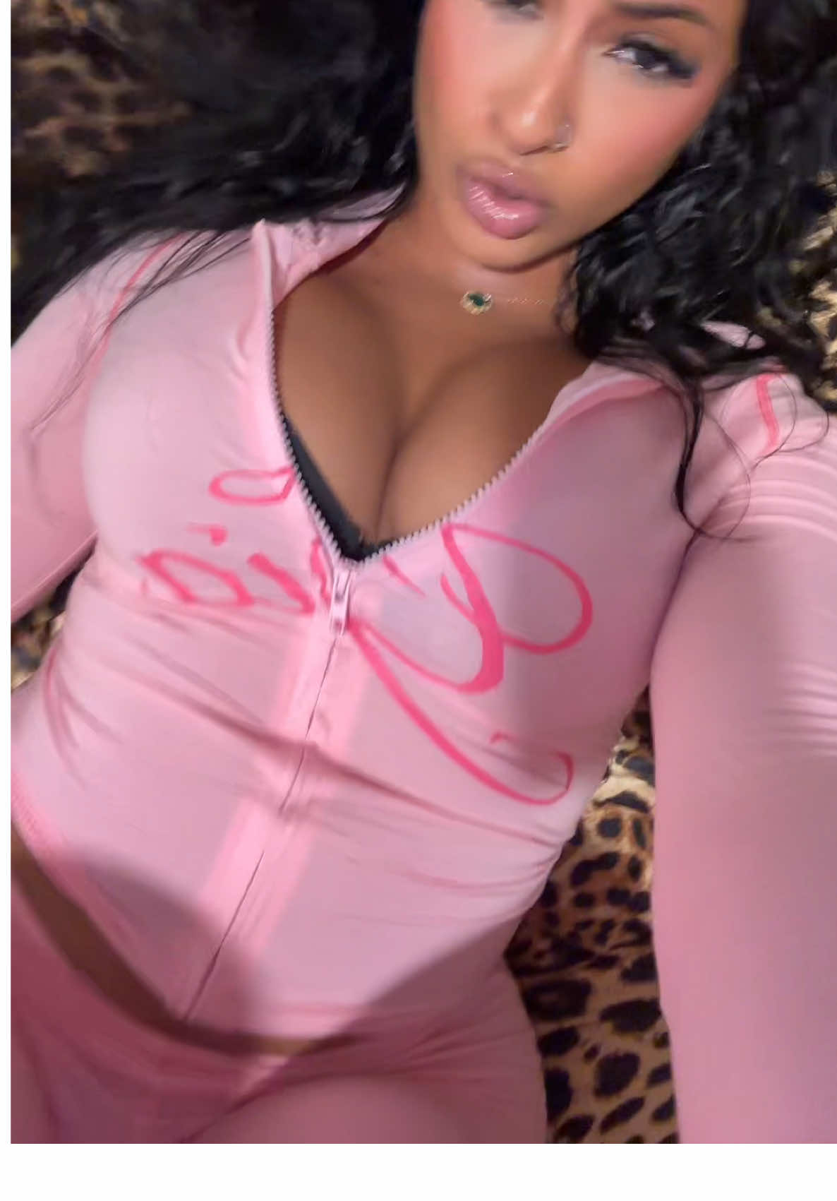 A post by @ on TikTok caption: #fyp #foryoupage 