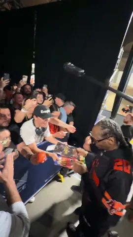 A post by @snoopdogg on TikTok caption: Do it 4 tha ppl!! S/o @BC Lions for havin me out yesterday 👊🏿🏈