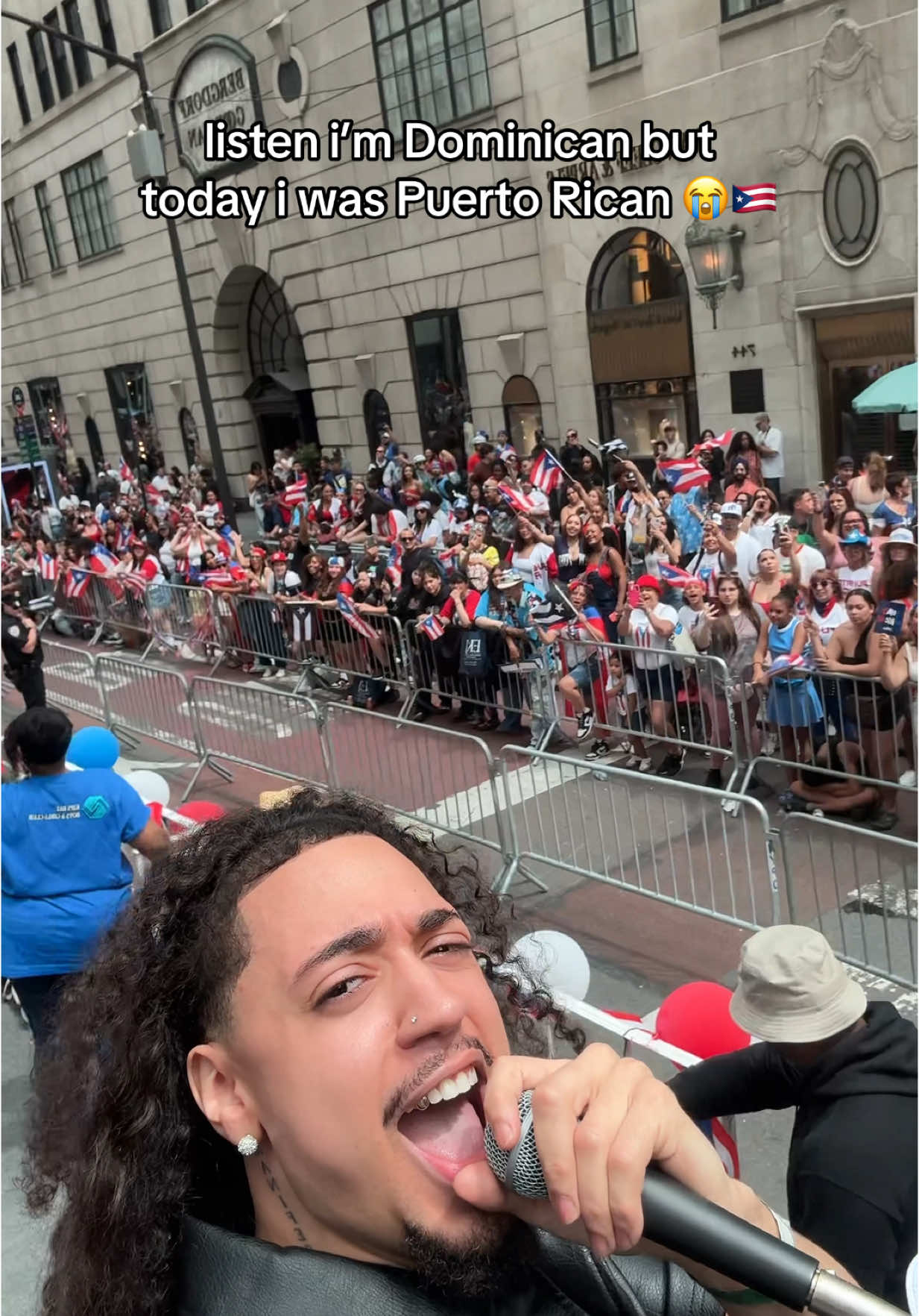 A post by @officialfranciscoburgos on TikTok caption: BORICUAAAAAAA 🇵🇷🗽 #fyp #parati #puertorico #nyc #parade #puertorican #puertoricanparade #viral #trending 