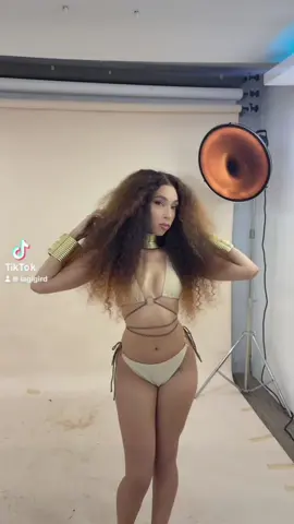 A post by @lagigird on TikTok caption: Dame pelo 😍