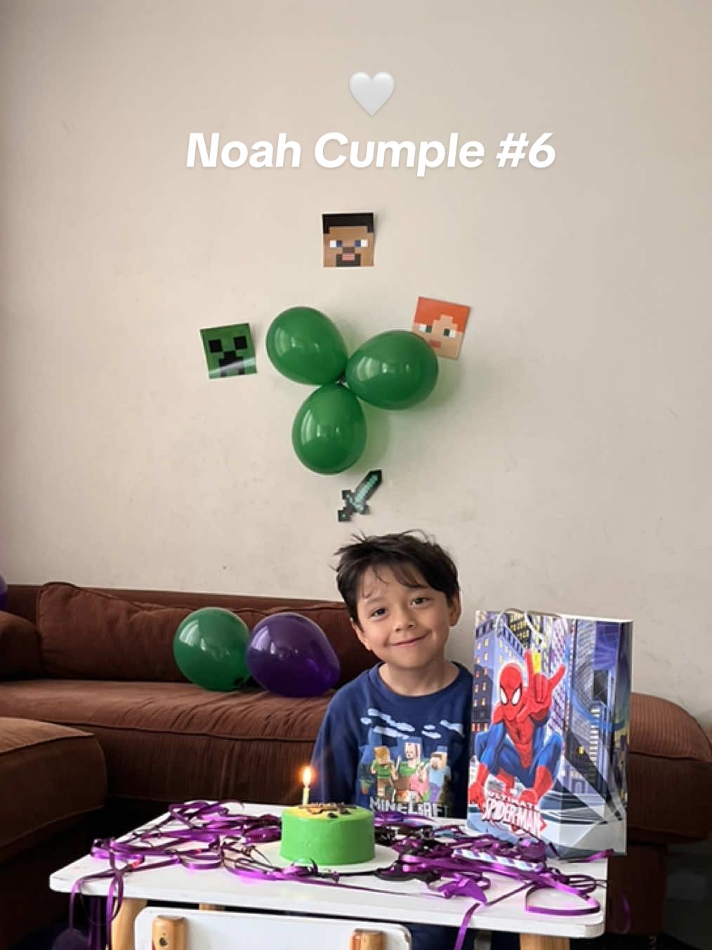 A post by @leslyoek on TikTok caption: Feliz vida mi amooor! Que emocionante es mi vida a su lado! Es lo minimo que merece mi pequeño hermoso😭🤍 ig:leslyoek❕✨ #parati #fyp #minecraftbday #cumpleañosminecraft #minecraft #Viral #fypシ゚ #noah #hijo #boymom 