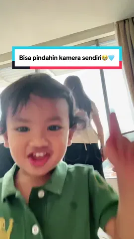 A post by @ibnuwardani on TikTok caption: Bisa pindahin kamera sendiri😭🩵 @Lita🐣 @Alvarazka Antarsukha Wardani 