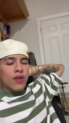 A post by @gael_bloqueado on TikTok caption: Ay mamitaaaa😼 #fyp #viral #foryou #gaelbloqueado #leonguanajuato #racha 