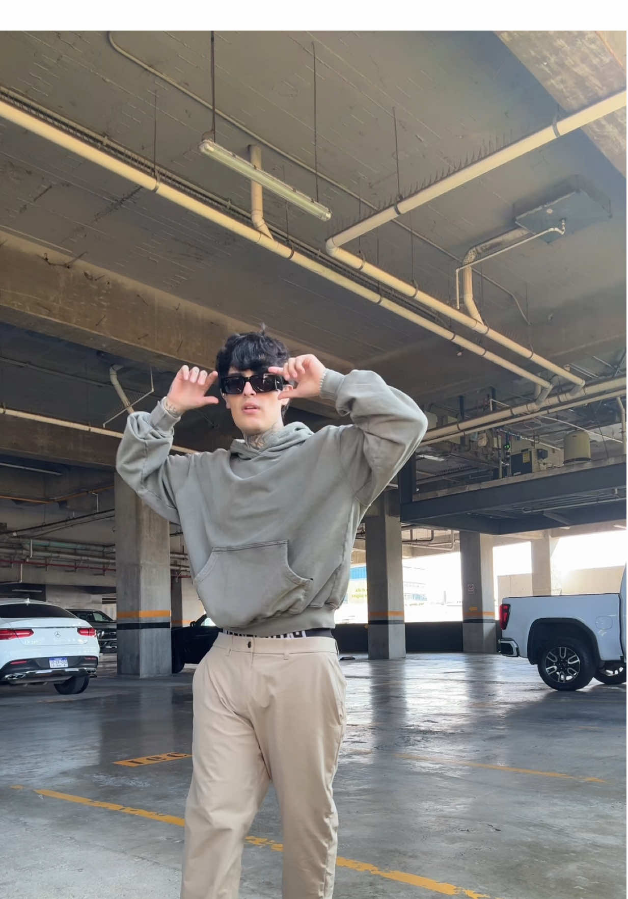 A post by @adrielfavela on TikTok caption: 💔💔💔💔 #adrielfavela #kbrninfeliz #eddy #esperanto @eddy 