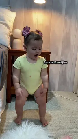 A post by @kimberly_briella on TikTok caption: Sangking gak bisa diem sampai micelar water G2G momy sampai di banting kayak gini 🫣