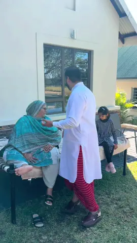 A post by @wickycheemaofficial on TikTok caption: Mamayanda nu wachy da sir hi chai da ey 😂@Wicky Cheema #southafrica #pakistan #usa🇺🇸 #mamayanda 