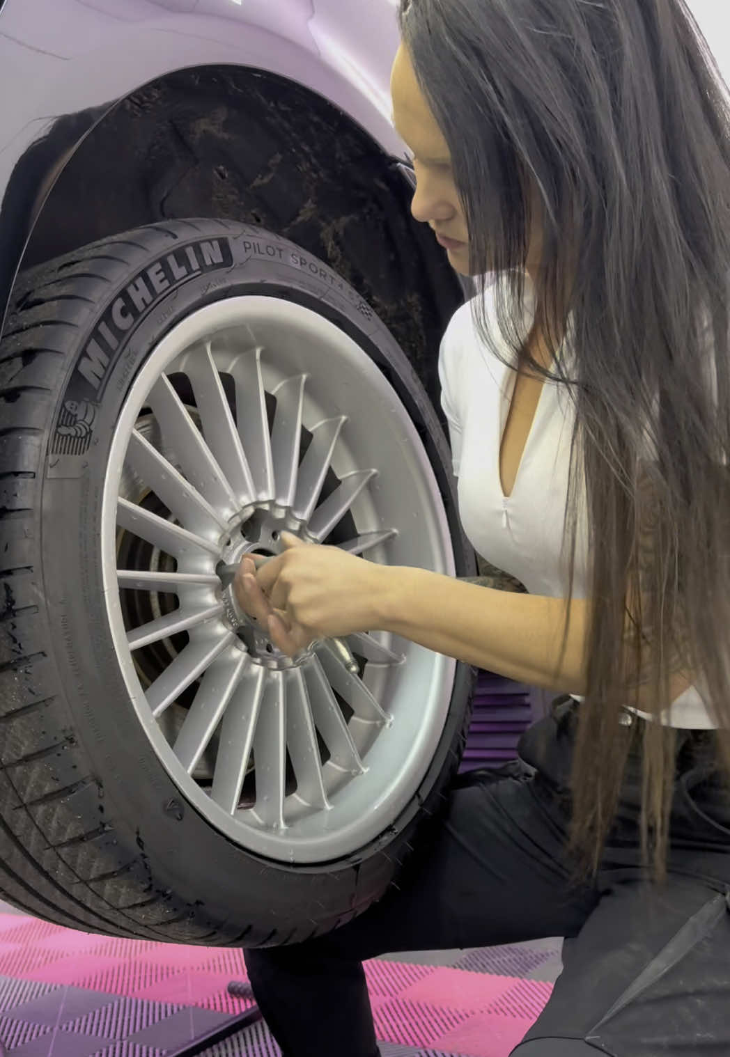 A post by @the_detailing_girl on TikTok caption: Need help? Nope Thnxx I’m fine by myself 😬🙌🏽