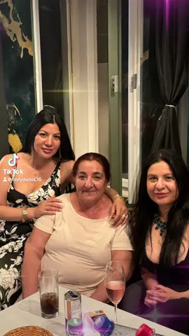 A post by @florydarius35 on TikTok caption: #fypシ゚viral #♥️♥️♥️ @mihaela.maximus1 
