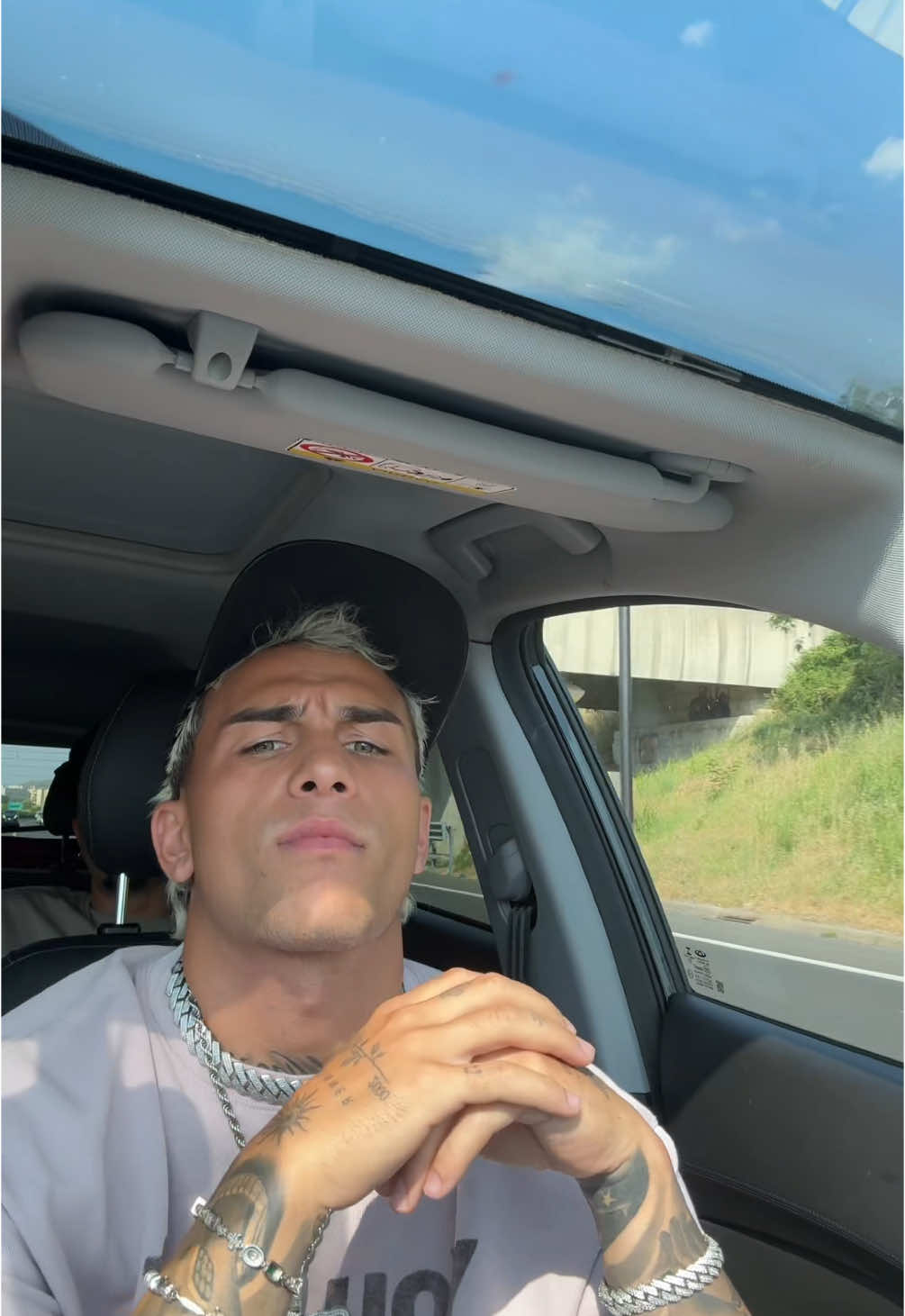 A post by @raul.dumitras on TikTok caption: vieni insieme a me