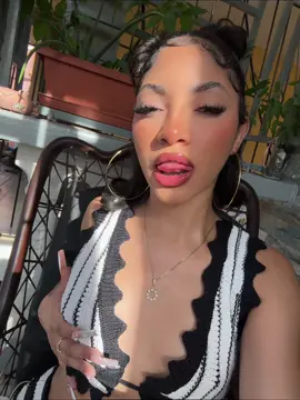 A post by @la_icyyy on TikTok caption: 💋