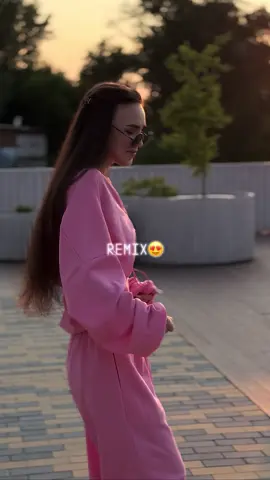 A post by @laytovayaaa on TikTok caption: Эта темная ночь😍 #трекикоторыеищут #любовь❤️ #recommendations #популярное 