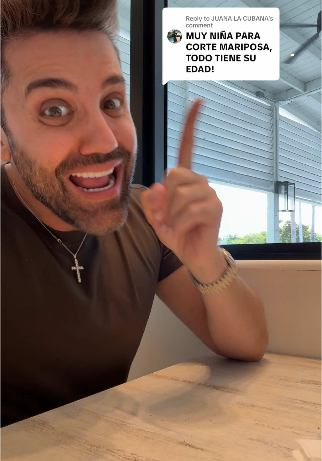 A post by @gabrielsamrags on TikTok caption: Replying to @JUANA LA CUBANA respondiendo un comentario que a mí al igual que muchos de ustedes los indignó, porque esto demuestra una vez más que las personas, primero no escuchan, no leen, y además quieren limitar a los otros seres humanos 
