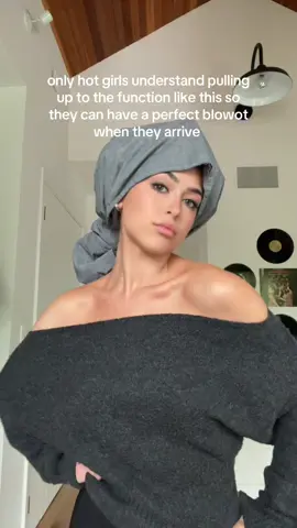 A post by @jacquiebebe on TikTok caption: its a pillowcase #fyp #fashion #hair #blowout #90shair #girlthings #girls #hotgirlthings 