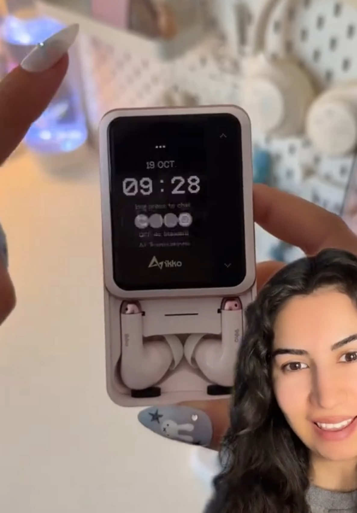 A post by @deneywoman1 on TikTok caption: Sizce fiyatı ne kadar?💚 #keşfetteyizzz #keşfetbeniöneçıkar #keşfet #deneywoman #5minutecrafts #hayathileleri #pratikbilgiler #temu #saat 