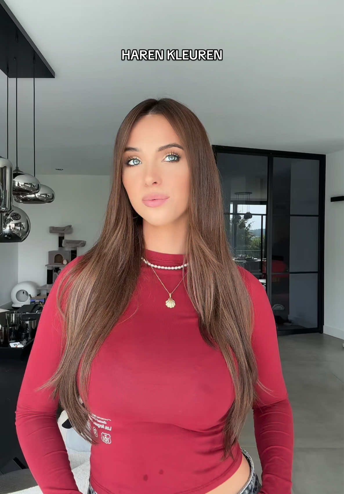 A post by @lynnhermanussen on TikTok caption: De donkere kleur bereikt die ik wilde..🥹🧸🤎 @Novehairboutique 