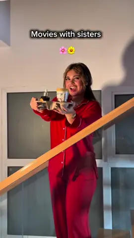A post by @saramohannad_ on TikTok caption: سهرة البيت لها طعم تاني خصوصاً مع الافلام والمشروب الصح 😍Ad #divelntopleasure_withgalaxy #inmygalaxydrinkera #discovergalaxydrink@Galaxy Drink Arabia #ساره_مهند_😩🦾 