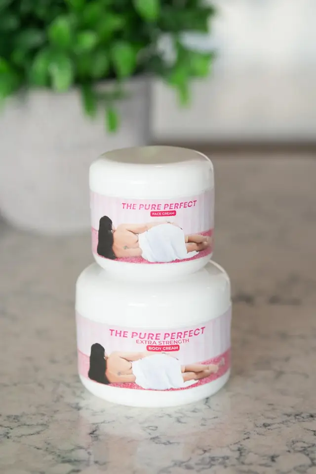 A post by @djjennyqueenofficial on TikTok caption: Hello guys krem nou tap tann nan pare  Se yon krem ki pap pete po nou, nou gen pou moun noir nou gen pou grimel,  https://Www.Globeautyqueen.com monte sou website lan kounya poun place order nou, Epi map di nou gen yon spécial anrage Guys gen bwat 300 dola , gen 500 dola , degag nou vin bwase lajan avem ,ou byen nou ka relem nan 786-365-3472