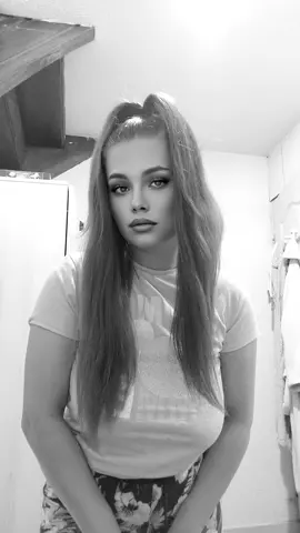 A post by @valeriaelisabeta22 on TikTok